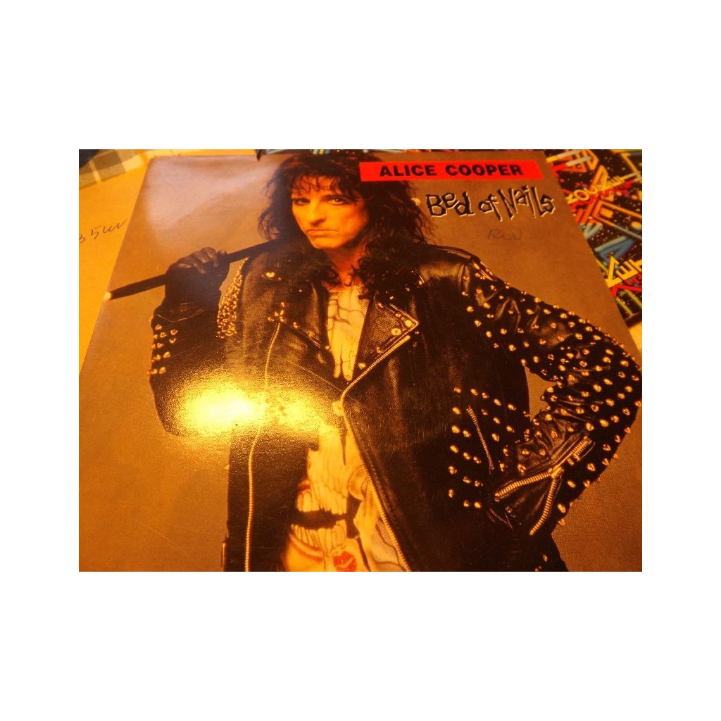 ALICE COOPER BED OF NAILS