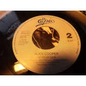 ALICE COOPER BED OF NAILS