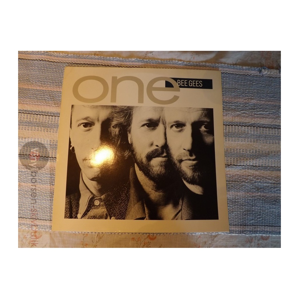 BEE GEES  ONE