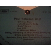 PAUL ROBESON SINGT