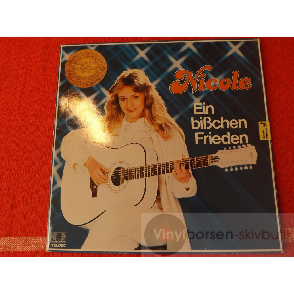 NICOLE