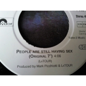 LATOUR 7´´PEOPLE ARE STILL HAVING SEX