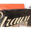 STRAUSS 