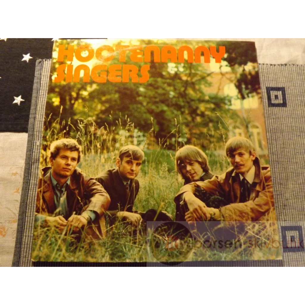 HOOTENANNY SINGERS 