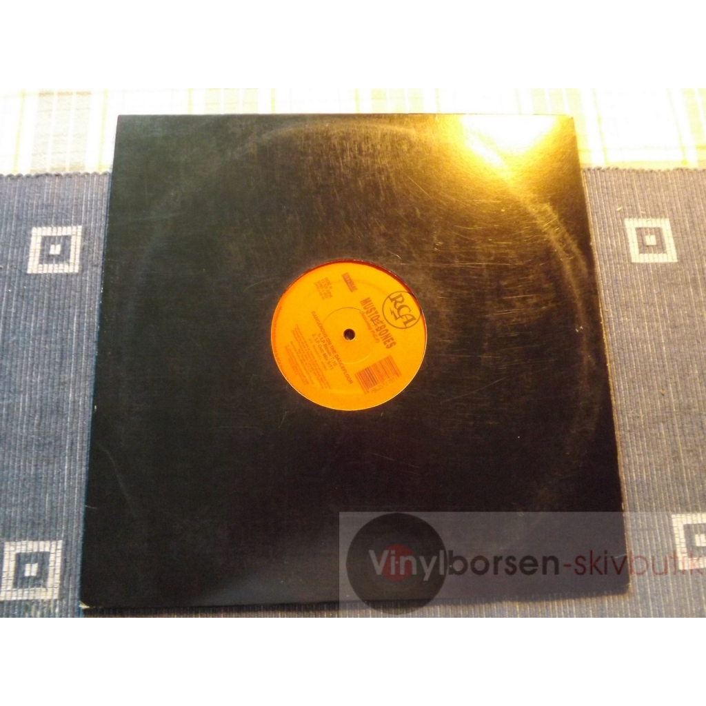 MUSTO&BONES   