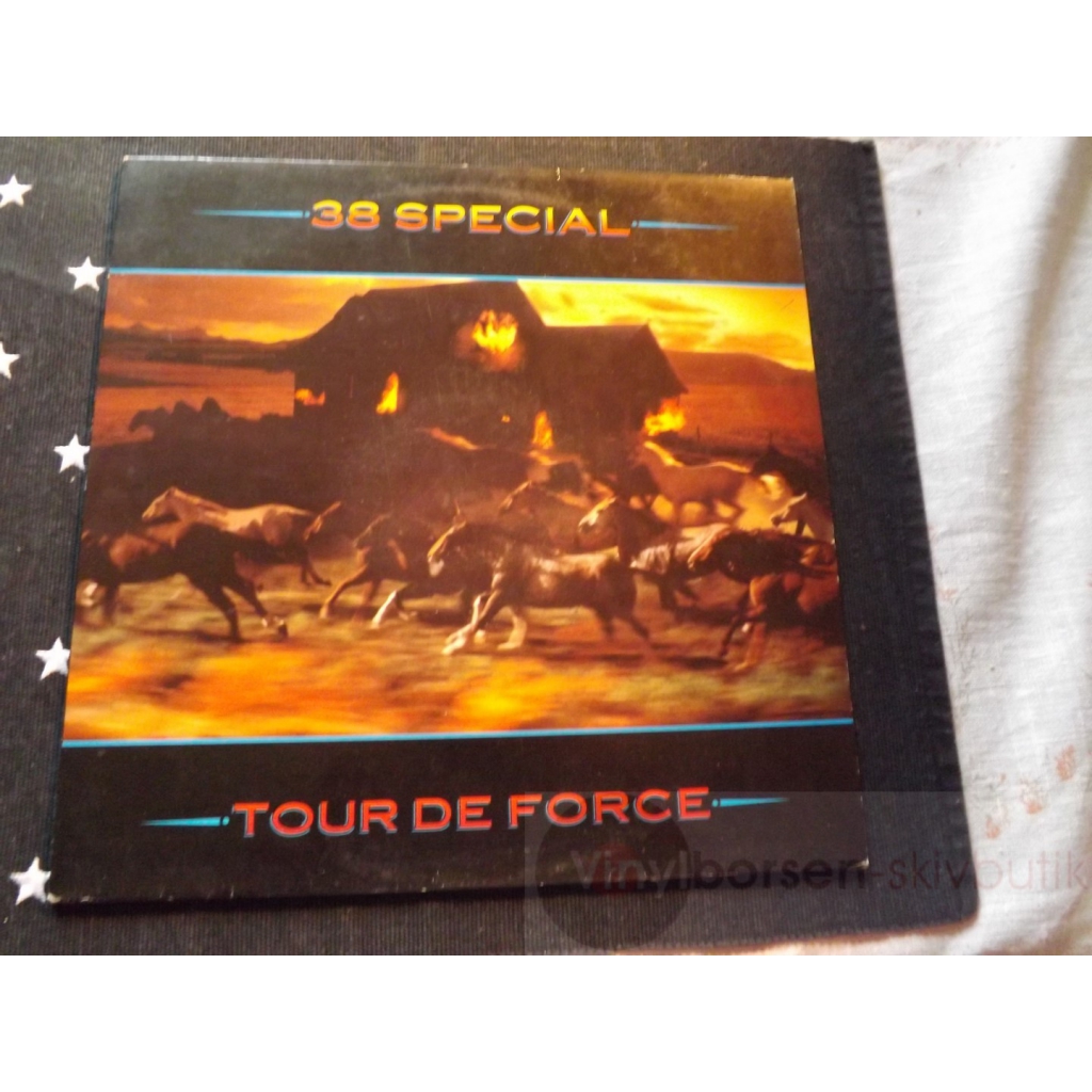 TOUR DE FORCE